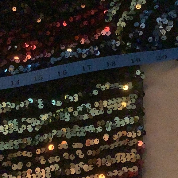 Vici size M sequin top. Fun flirty top with one sleeve. - Picture 7 of 11